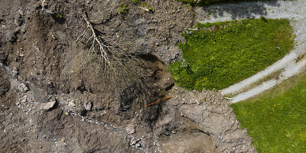 Für die Aufräumarbeiten nach dem Erdrutsch in Schwanden braucht es mehr Mittel. (Archivbild)