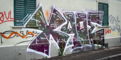 Zur konsequenten Bekämpfung von ungewollten Graffiti und Schmierereien unterstützt die Gemeinde private Liegenschaftenbesitzer.