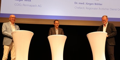 Dr. Jürgen Böhler (Chefarzt des Regionalen Ärztlichen Dienstes Ostschweiz), Roger Wick (COO der Rorschacher Permapack AG) und Michael Rimle (IV-Stelle St.Gallen) diskutierten  die Möglichkeiten des Netzwerks reWork St.Gallen.