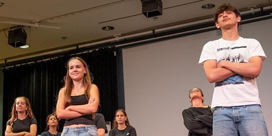 Jedes Musical braucht eine Liebesgeschichte: Mia (Sira Steiner) und Tyler (Mansur Asefi) finden zueinander – oder?