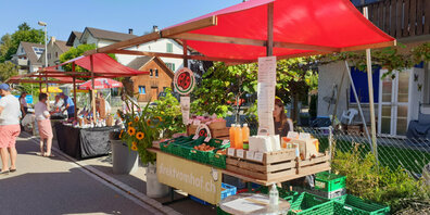 Der Herbstmarkt findet dieses Jahr ohne Seifenkistenrennen, dafür mit einem  besonderen Gast statt. (Archivbild)