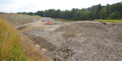 Im Gebiet Sonnenfeld soll Kies abgebaut und die Grube mit unverschmutztem Aushub sowie leicht belasteten Bauabfällen aufgefüllt werden