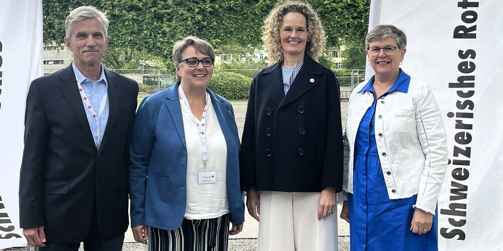 Thomas Zeltner, Präsident SRK, Ursula Forrer, Präsidentin SRK Kanton St.Gallen, Erbprinzessin Sophie von und zu Liechtenstein, Präsidentin Liechtensteinisches Rotes Kreuz, und Barbara Dürr, Präsidentin des St.Galler Kantonsrats