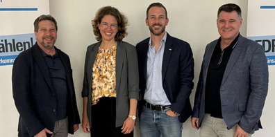 Aufgestellt: Thomas Good kandidiert für das Schulratspräsidium in Mels, Edith Kohler für das Schulpräsidium in Pfäfers, Silvio Kühne ist Präsident der FDP Sarganserland und Reto Killias geht für das Gemeindepräsidium in Mels ins Rennen (von links).