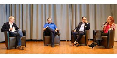 Von links nach rechts: Georges Steffen, Leiter Schulpsychologischer Dienst des Amts für Volksschule und Sport, Marcel Trinkler, Chef Prävention der Kantonspolizei Graubünden, Serdar Günal Rütsche, Chef Cybercrime der Kantonspolizei Zürich und Corinne Riedmann, adebar, Fachstelle für sexuelle Gesundheit und Familienplanung Graubünden.