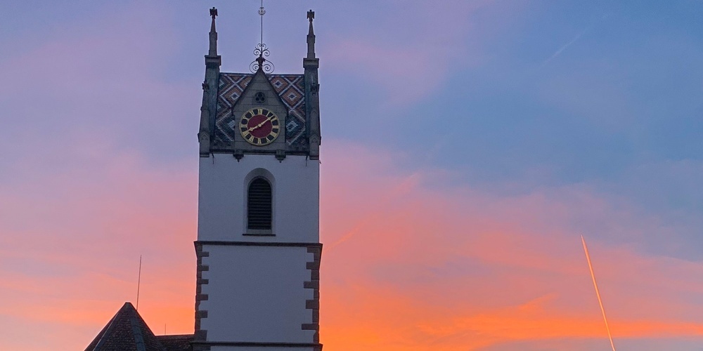 «Damit die Kirche im Dorf bleibt», schreibt die Maurmer Zeitung in ihrem Beitrag zur Lancierung. Es gehe nicht darum, Opposition gegen die «Maurmer Post» zu machen.