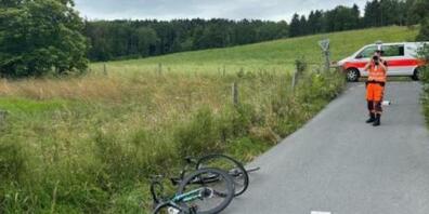 Nach ihrem Frontalzusammenstoss in Maur waren beide Rennvelofahrer am Samstag schwer verletzt.