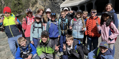Das Schullager auf Burg Ehrenfels wird den Schülerinnen und Schülern der Klasse 5B als unvergessliches Abenteuer in Erinnerung bleiben. 