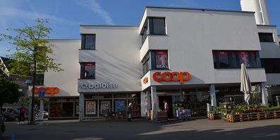 Die in die Jahre gekommene Coop-Filiale in Pfäffikon wird totalsaniert und soll ab 7. November wieder öffnen.