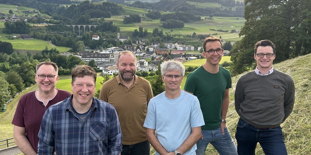 Von links: Stefan Kleinferchner (Schulrat, bisher), Michael Bolt (Schulrat, bisher), Werner Scherrer (Gemeinderat, bisher), Markus 'Jimmy' Züblin (Schulrat BuGaLu, neu), Joachim Näf (Gemeinderat, neu), Philipp Räss (GPK Primarschule, bisher) 