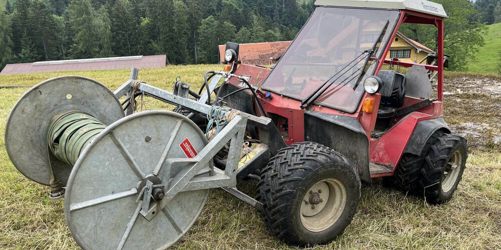 Der 82-Jährige geriet unter ein Rat seines Motorkarrens.