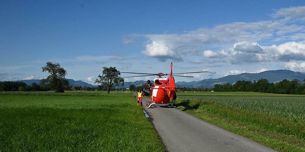 Der verunfallte E-Bike-Fahrer wurde mit dem Helikopter ins Spital geflogen. (Archivbild)
