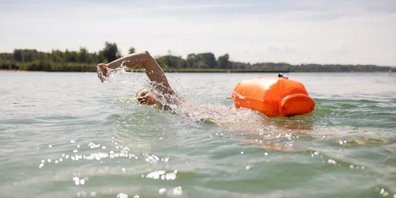 Tipps, wie man den Aufenthalt am, im und auf dem Wasser sicher gestalten kann.