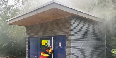 In Flawil brannten am Samstag zwei WC-Anlagen.