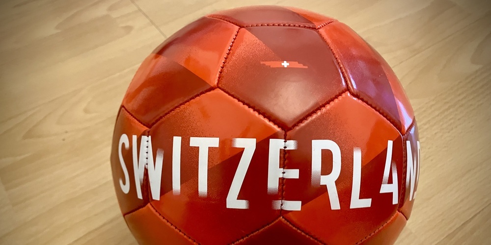 Der Ball rollt nicht im Sinne der Fussball-Nati: Die Schweiz steht in der Nations League 2024/25 noch ohne Sieg da. (Symbolbild)