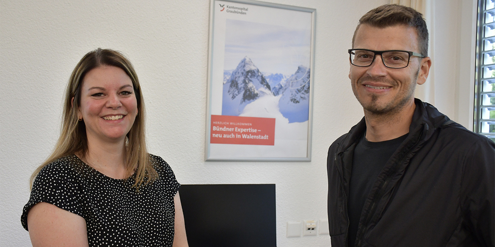 Gute Nachrichten überbracht und entgegengenommen: Sidonia Ackermann vom Spital  Walenstadt und Gewerbe-Co-Präsident Fabian Tschirky. 