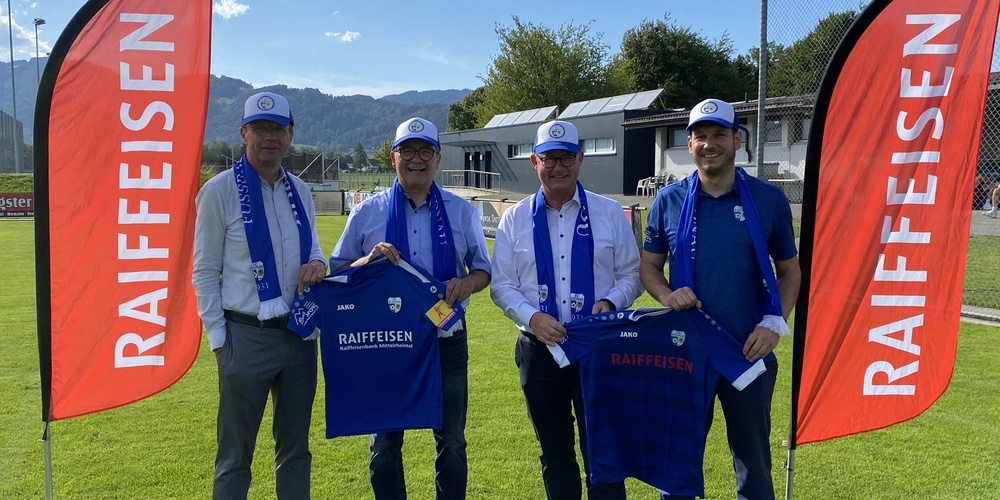 v.r.n.l.: Thomas Haas (Vorsitzender der Bankleitung), Remo Heller (Vize-Präsident FCW), Kuno Jocham (Präsident FCW), Andreas Ammann (stv. Vorsitzender der Bankleitung)