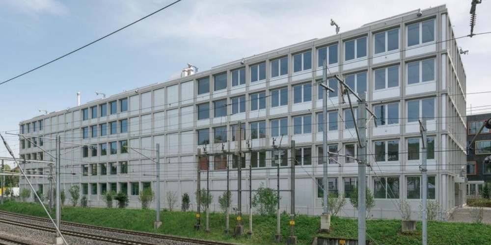 Das kantonale Hochbauamt hat die Bezirksanlage in Winterthur modernisiert und erweitert. 