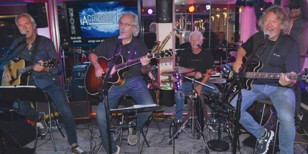 Die «Acoustic Four» interpretieren ältere und neuere Titel von Eric Clapton auf ihre ganz eigene Art