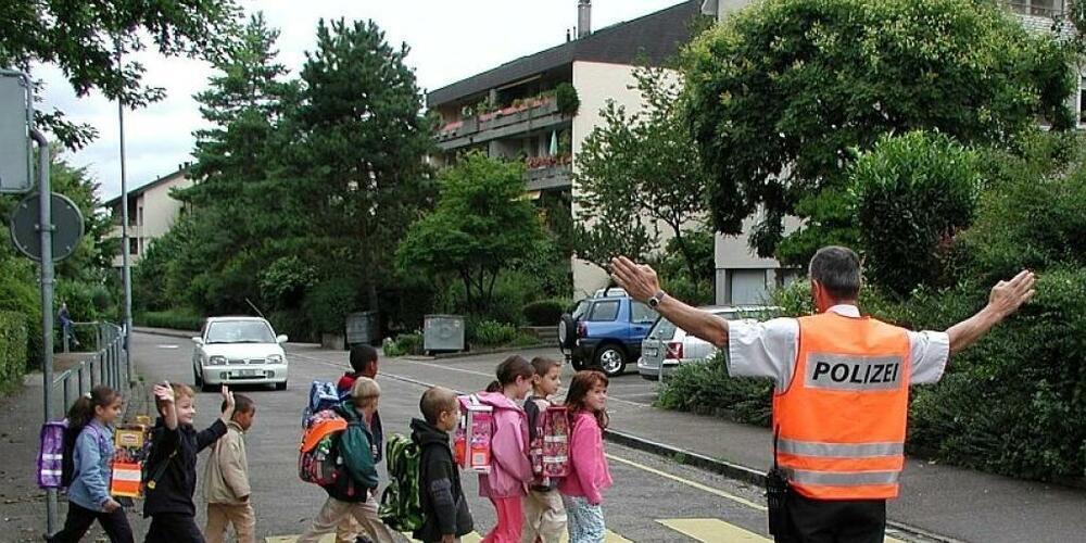 Aus Spargründen streicht die Kantonspolizei einen Teil ihrer Präventionsarbeit an Schulen. (Archivbild)