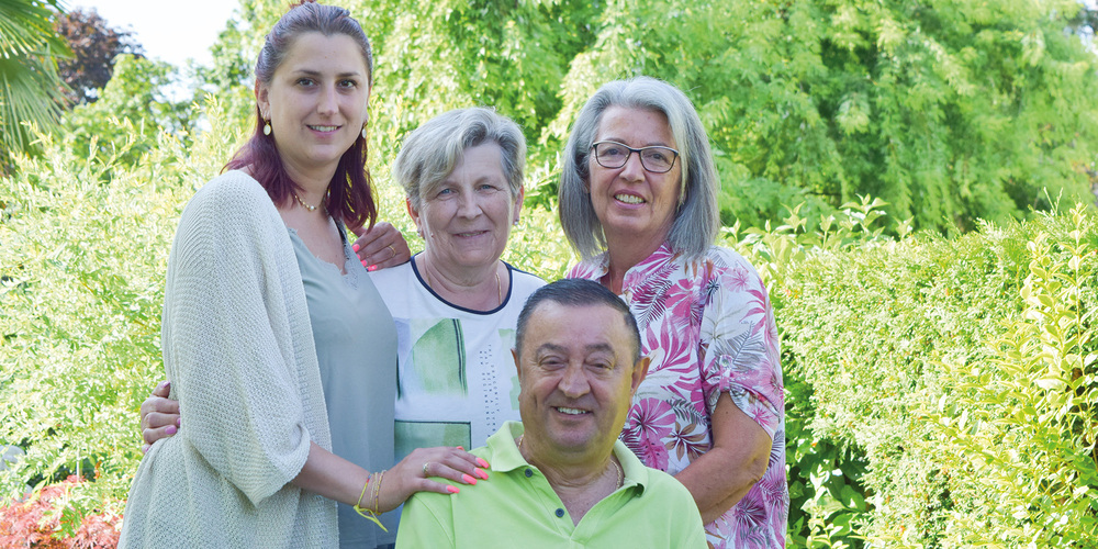 Vanessa, Vittoria und Crescenzo Rambone sowie Maria Cerjek (v.l.) verbindet neben dem Familienband auch die Krankheit Multiple Sklerose. Obwohl Vittoria Rambone nicht selbst betroffen ist, kennt sie sich sehr gut damit aus. Sie pflegt ihren Mann 24 Stunden am Tag.