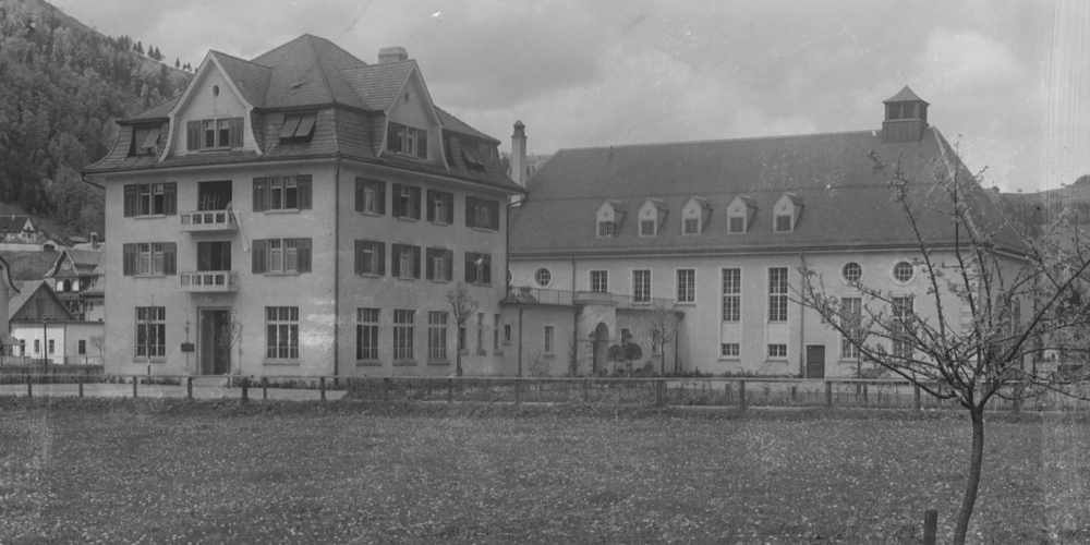 Der «Thurpark» bzw. das Wattwiler Volkshaus in seiner Erbauerzeit.