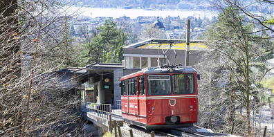 Nächster Halt Verkehrshaus: Einer der über 50 Jahre alten Dolderbahn-Zahnradtriebwagen kommt ins Verkehrshaus der Schweiz in Luzern. (Archivbild)