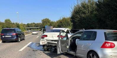 Grosser Sachschaden entstand bei einer Auffahrkollision in Hunzenschwil AG.