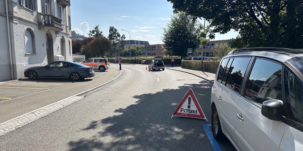 Der Junge wurde leicht am Bein verletzt.