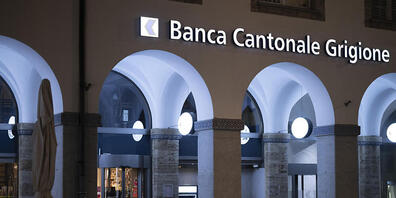 Blick auf den Hauptsitz der Graubündner Kantonalbank in Chur. Die Regierung prüft im Auftrag des Parlaments eine Erhöhung der Abgeltung der Bank an den Kanton.