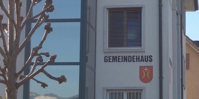 Im Schmerkner Gemeindehaus bleiben die Schalter am Freitag geschlossen. (Archivbild)