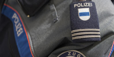 Die Zuger Polizei nahm am vergangenen Dienstag fünf Frauen wegen Schwarzarbeit fest. (Archivbild)