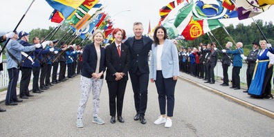 v.l.n.r.: Ständerätin Esther Friedli, Luana Menoud-Baldi (Präsidentin Schweizer Blasmusikverband), Christoph Walter (Komponist von «Harmonie der Blasmusik») und Regierungsrätin Laura Bucher