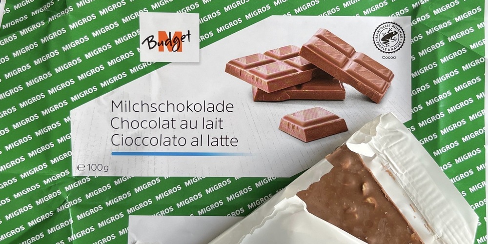 Für Allergiker kann diese Schokolade tödlich sein, die Migros hatte diese falsch verpackten Schokoladen in ihren Läden.