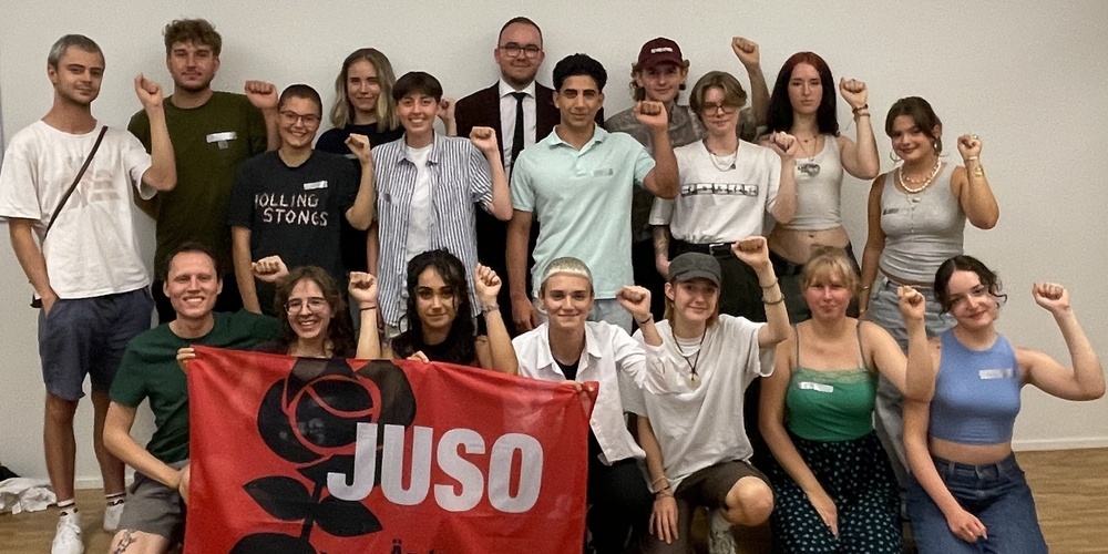 Die Mitglieder der Juso Wil-Toggenburg hielten eine ausserordentliche Versammlung ab.