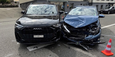 An beiden Autos entstand hoher Sachschaden, die Beteilgten wurden leicht verletzt.