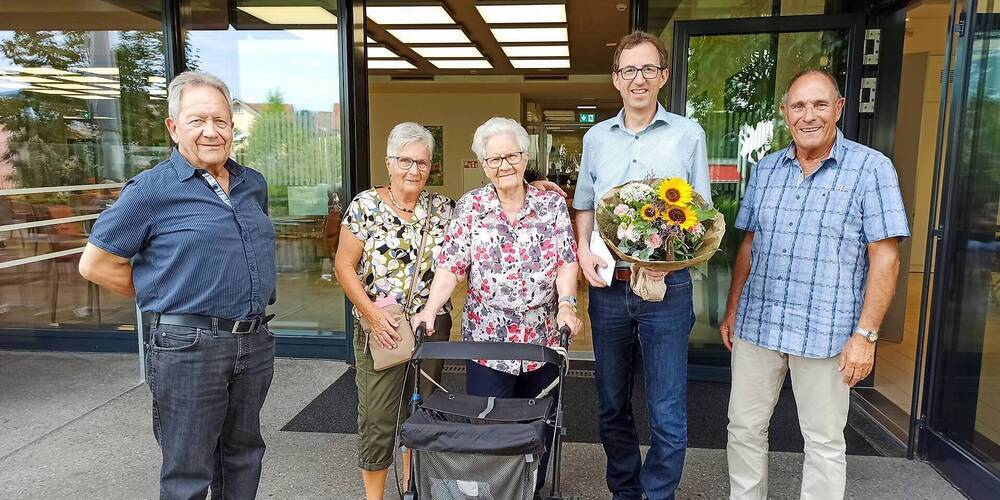 Gemeindepräsident Roman Habrik überbrachte die Glückwünsche der Gemeinde.