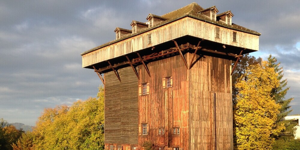 Der Tröckneturm war im 19. Jahrhundert Teil einer Garn- und Rotfärberei.