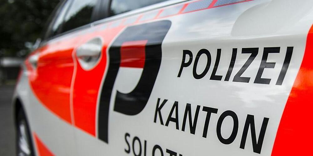 Die Kantonspolizei Solothurn sucht den Täter nach einem Raubversuch auf einen Mann in Grenchen SO. Das Opfer erlitt Verletzungen und musste ins Spital. (Symbolbild)