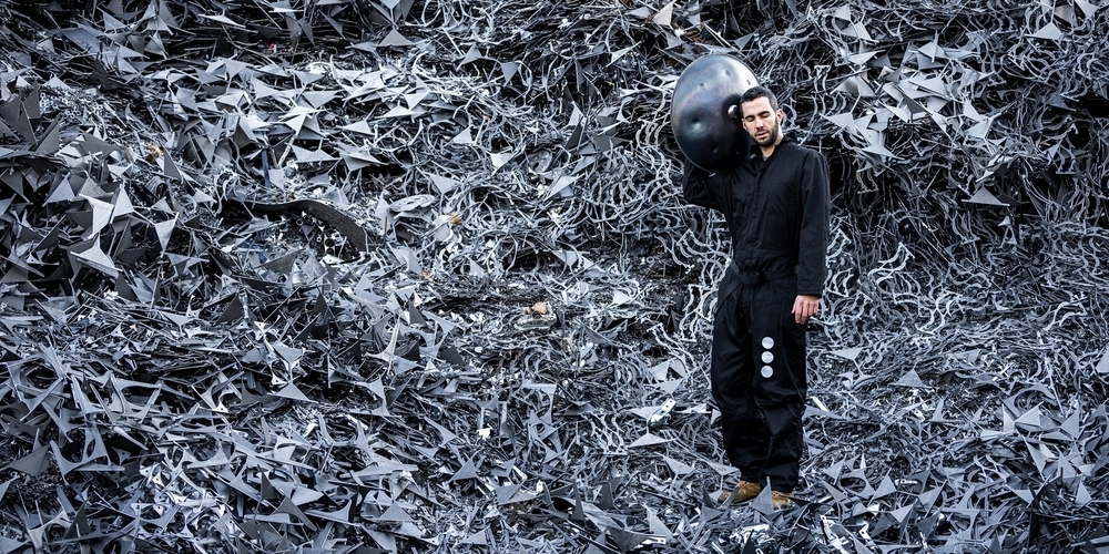 Teil des Herbstprogramms 2024 der *Alten Fabrik: Der Perkussionist Manu Delago (Drummer von Björk) konzertiert in einem Quintett.