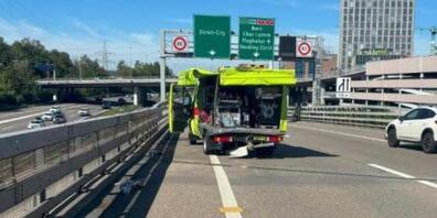 Auf der Autobahneinfahrt in Wallisellen kollidierte der 19-jährige Motorradfahrer mit dem Tanklöschfahrzeug.