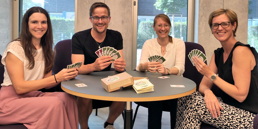 Das Projektteam und sein Spiel «Achtung, fertig, restlos!»: Sonja Herger, Tobias Fischer-Künzler, Sabrina Solenthaler und Ursula Perkhofer