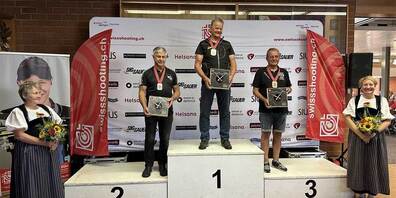 Bei den Veteranen im Sturmgewehr siegte Andrea Stiffler. Zweiter wurde Heribert Andrey, Dritter Kurt Gemmet.