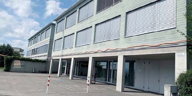 Die Überbelastung einzelner Bauteile des 1998 erweiterten Primarschulhauses Gommiswald erfordert laut Gemeinderat nun «Notmassnahmen».