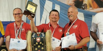 Teamgold für Roland Frei, Andreas Mosch und Francois Chardonnens (v.l.n.r.)