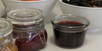 Statt überschüssige Früchte wegzuwerfen, können sie auch zu Konfitüre verarbeitet werden.