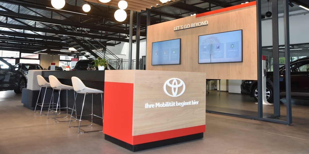 Die Garage Jörg AG in Weesen eröffnet die grösste und modernste Toyota-Ausstellung der Schweiz.