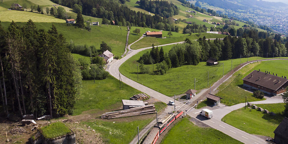 Die Zahnradbahn der Appenzeller Bahnen fährt zwischen Altstätten SG und Gais AR. (Archivbild)