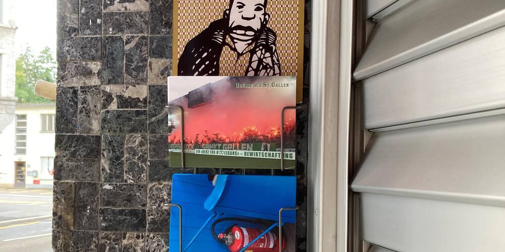 Im Vorfeld des Spiels FC St.Gallen 1879 gegen FC Luzern hat das Forum Gelb-Rot 1000 «Grüsse aus St.Gallen» in der Leuchtenstadt aufgelegt