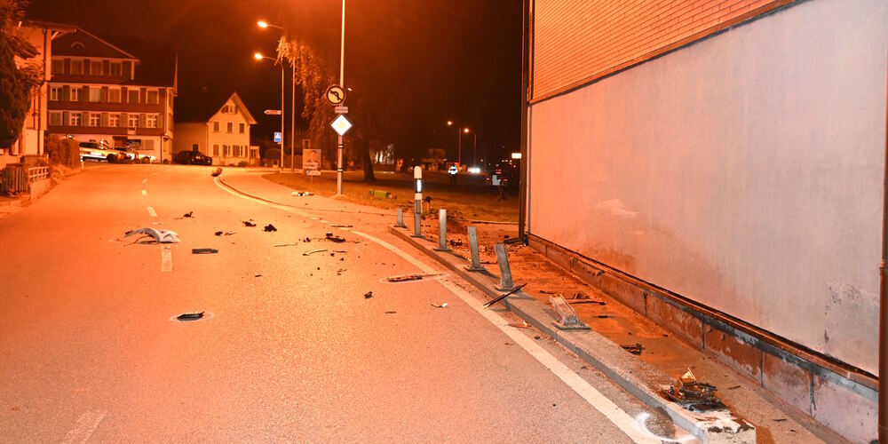 In Leitplanke geprallt, Liegenschaft geschrammt…